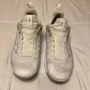 Mizuno women’s White Low-Top Athletic Sneakers